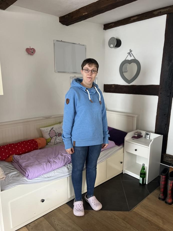 Giuseppa in ihrem eigenen Zimmer